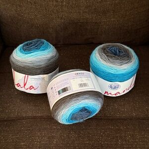 Mandala Ombre Yarn - Blue and Gray